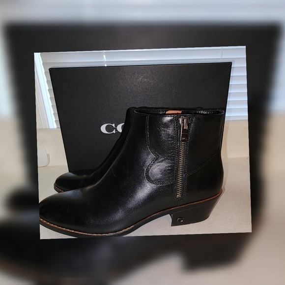 COACH Leather Dani Ankle Booti 7.5 New!!! - Picture 5 of 13